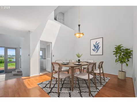 513 N Tomahawk Island Drive Portland OR 97217