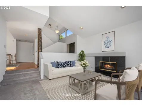 513 N Tomahawk Island Drive Portland OR 97217