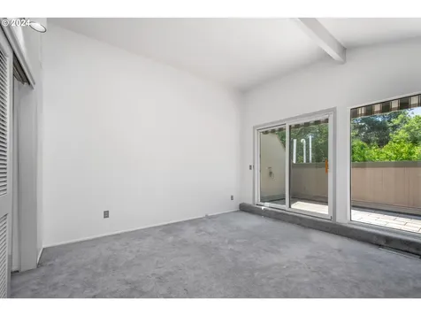 513 N Tomahawk Island Drive Portland OR 97217
