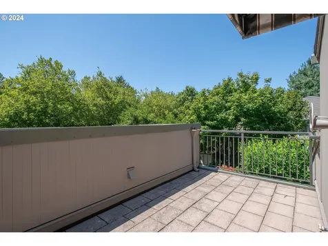 513 N Tomahawk Island Drive Portland OR 97217
