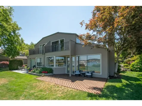 513 N Tomahawk Island Drive Portland OR 97217