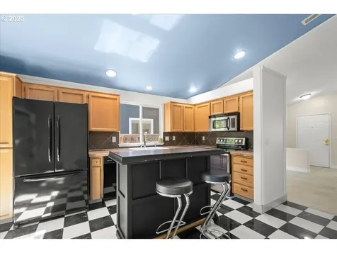 18201 SE 19th Street Vancouver WA 98683