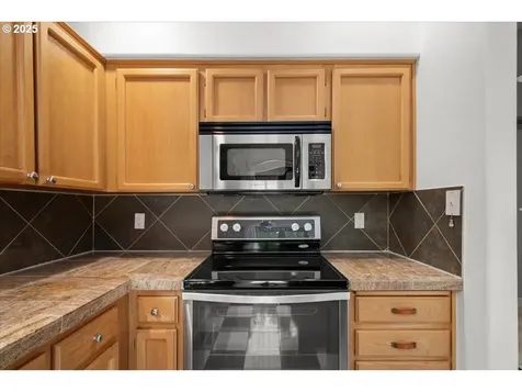18201 SE 19th Street Vancouver WA 98683