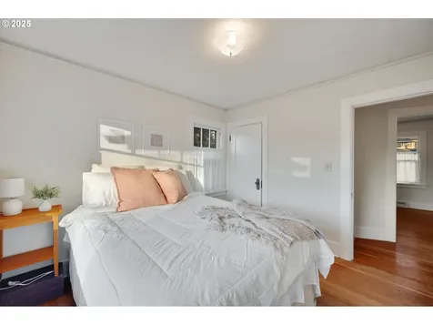 5826 N Moore Avenue Portland OR 97217