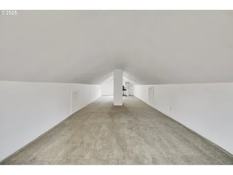 5826 N Moore Avenue Portland OR 97217