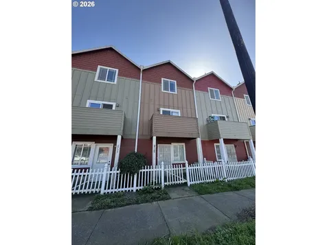 8728 SE Division Street Portland OR 97266