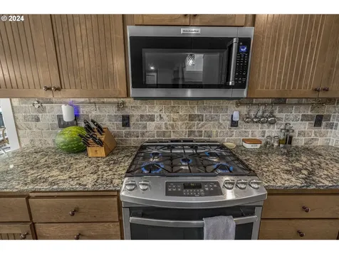 12742 Jessie Avenue Oregon City OR 97045