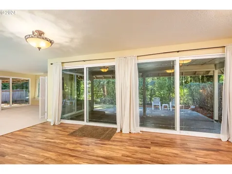 804 NE 174th Avenue Portland OR 97230