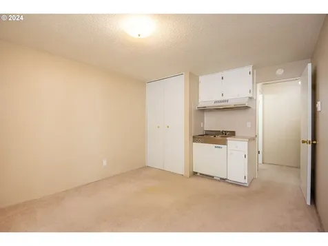 804 NE 174th Avenue Portland OR 97230