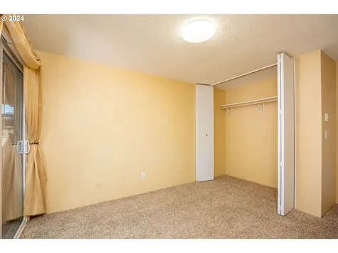 804 NE 174th Avenue Portland OR 97230