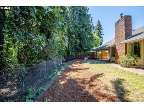 804 NE 174th Avenue Portland OR 97230
