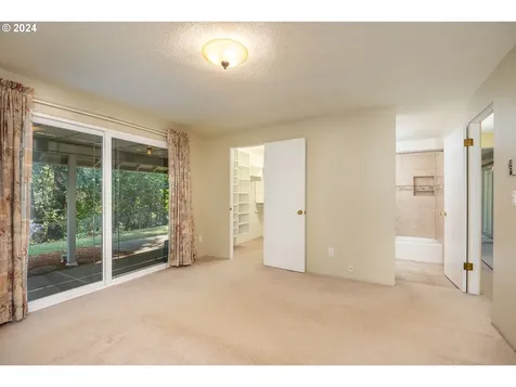 804 NE 174th Avenue Portland OR 97230