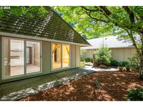 804 NE 174th Avenue Portland OR 97230