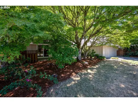 804 NE 174th Avenue Portland OR 97230