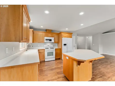 459 SE Oakbriar Avenue Roseburg OR 97470