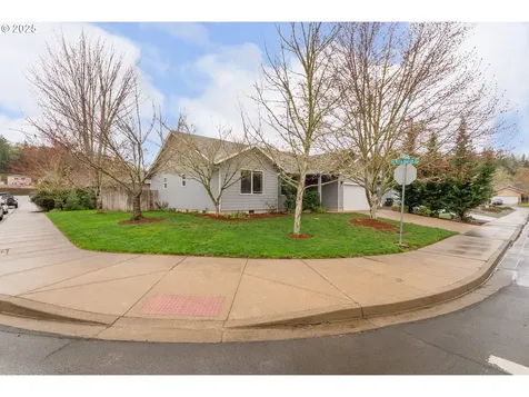 459 SE Oakbriar Avenue Roseburg OR 97470