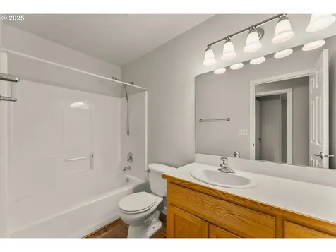 459 SE Oakbriar Avenue Roseburg OR 97470