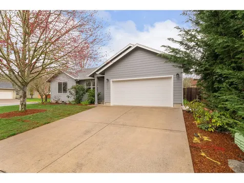 459 SE Oakbriar Avenue Roseburg OR 97470