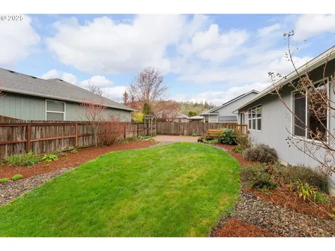 459 SE Oakbriar Avenue Roseburg OR 97470