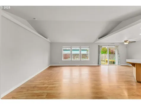 459 SE Oakbriar Avenue Roseburg OR 97470