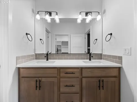 1298 NE Moore Avenue Estacada OR 97023