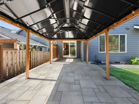 1298 NE Moore Avenue Estacada OR 97023