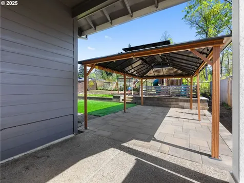 1298 NE Moore Avenue Estacada OR 97023