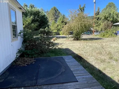48345 Commercial Street Oakridge OR 97463