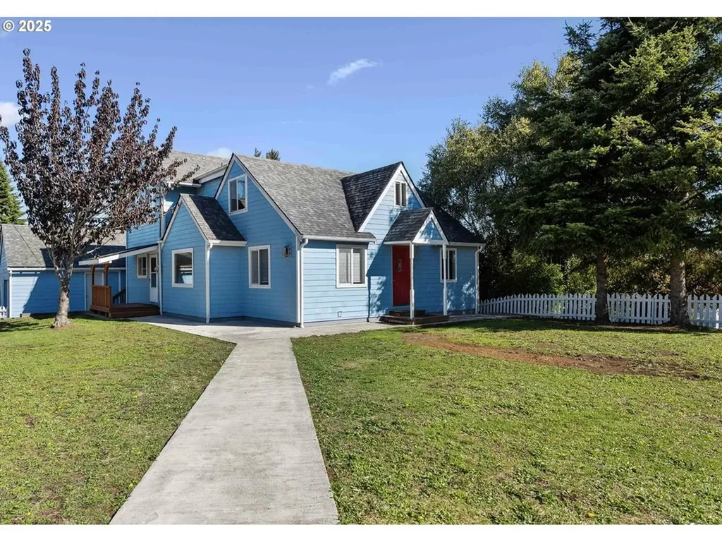 584 Exchange Street North Bend OR 97459