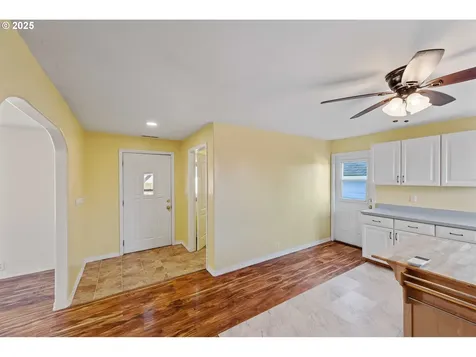 584 Exchange Street North Bend OR 97459