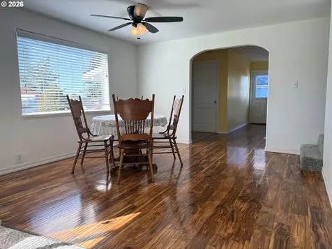 584 Exchange Street North Bend OR 97459