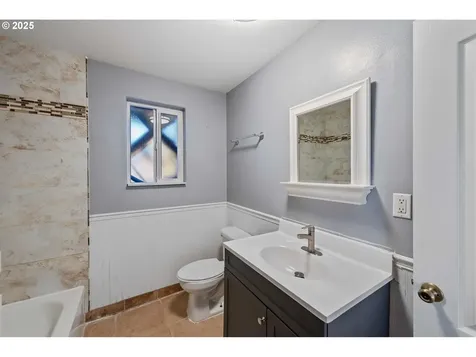 584 Exchange Street North Bend OR 97459