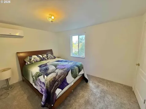 584 Exchange Street North Bend OR 97459