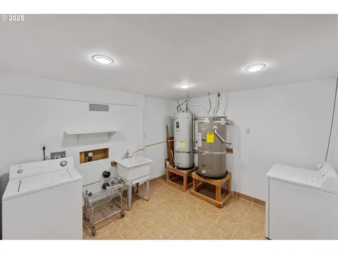 584 Exchange Street North Bend OR 97459