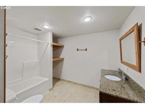 584 Exchange Street North Bend OR 97459