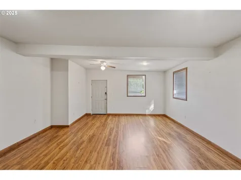 584 Exchange Street North Bend OR 97459