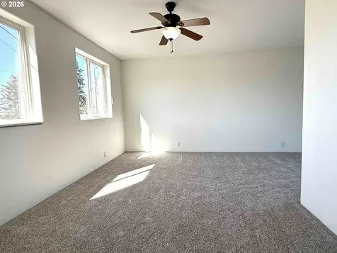 584 Exchange Street North Bend OR 97459