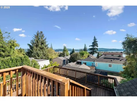 584 Exchange Street North Bend OR 97459