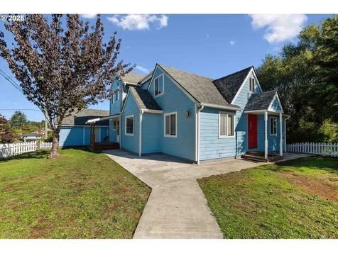584 Exchange Street North Bend OR 97459