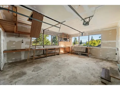 584 Exchange Street North Bend OR 97459