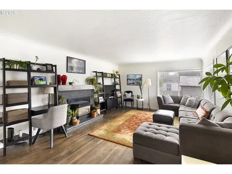 1336 NE Evans Street Mcminnville OR 97128