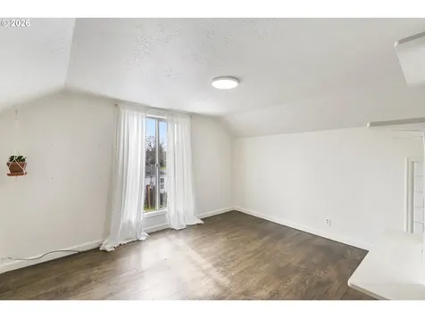 1336 NE Evans Street Mcminnville OR 97128
