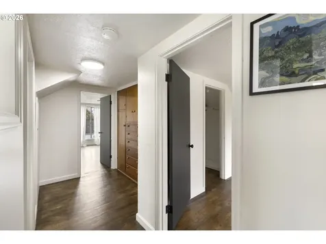 1336 NE Evans Street Mcminnville OR 97128