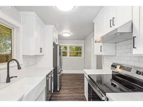 9605 N Hodge Avenue Portland OR 97203