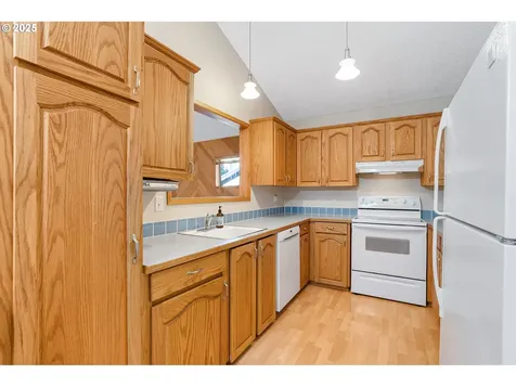 4321 Collins Way Lake Oswego OR 97035