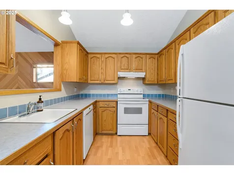 4321 Collins Way Lake Oswego OR 97035