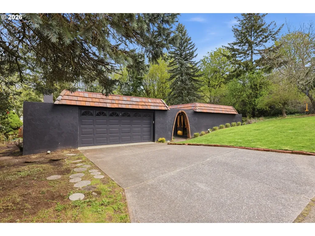 6011 SW Salmon Street Portland OR 97221
