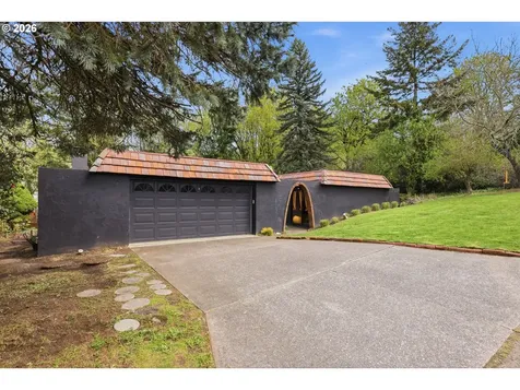 6011 SW Salmon Street Portland OR 97221