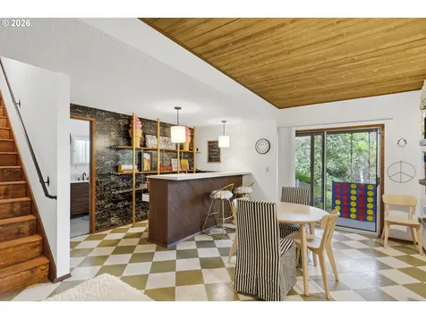 6011 SW Salmon Street Portland OR 97221
