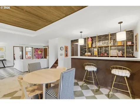 6011 SW Salmon Street Portland OR 97221